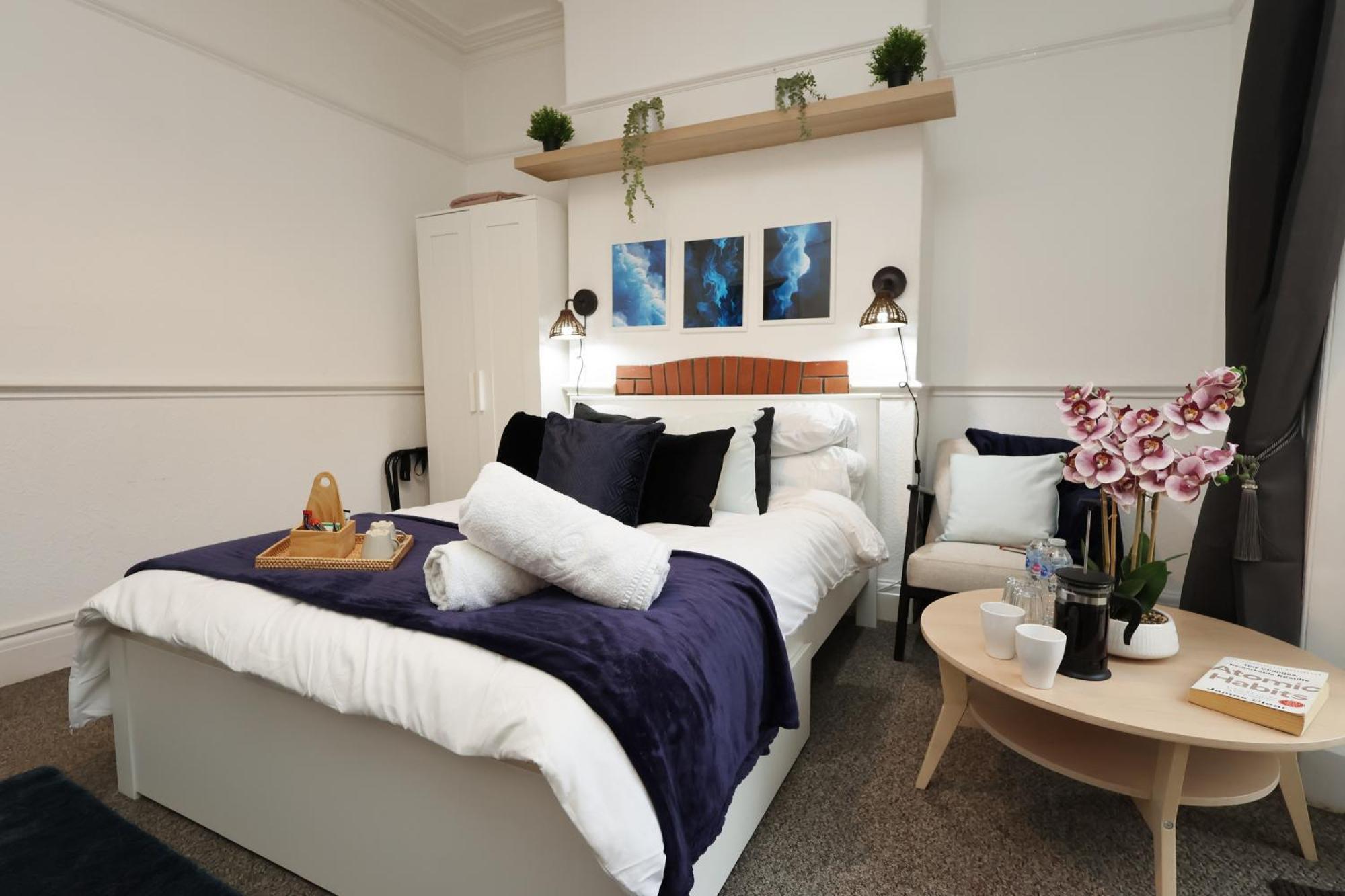 Cardiff City Guesthouse, Central Rooms, Fast Wi-Fi, On-Street Parking カーディフ エクステリア 写真