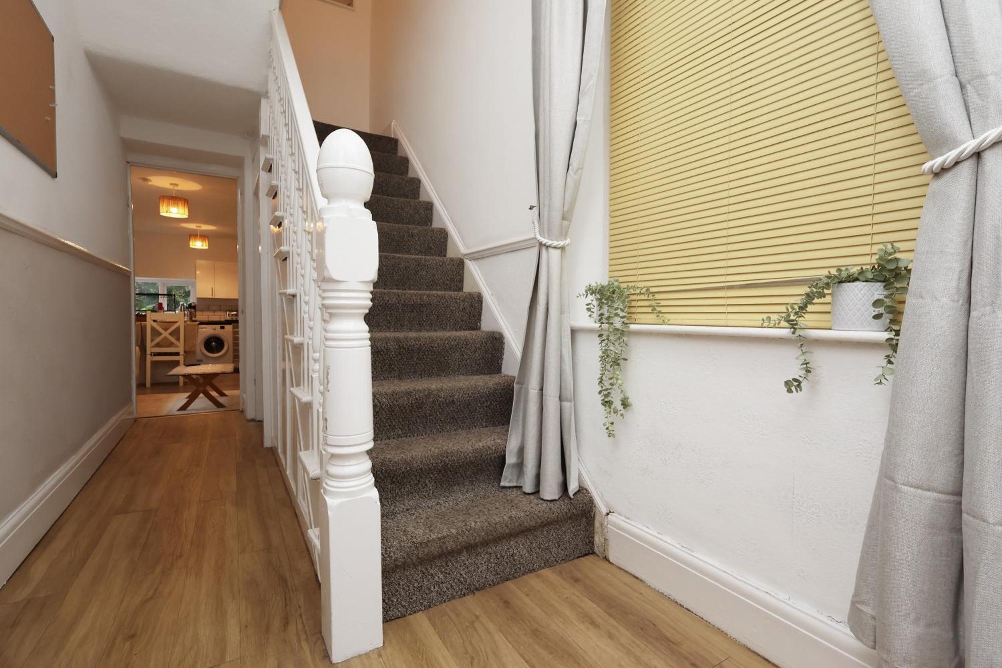 Cardiff City Guesthouse, Central Rooms, Fast Wi-Fi, On-Street Parking カーディフ エクステリア 写真