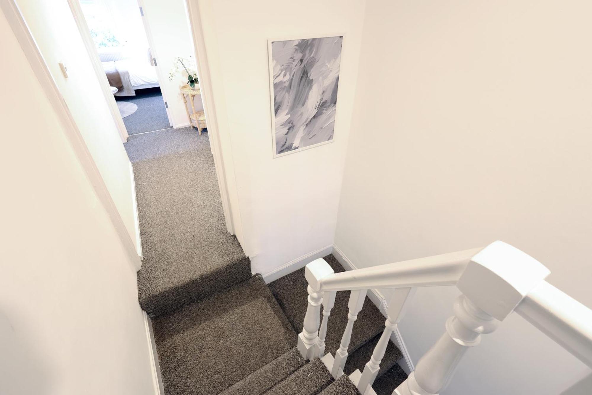 Cardiff City Guesthouse, Central Rooms, Fast Wi-Fi, On-Street Parking カーディフ エクステリア 写真