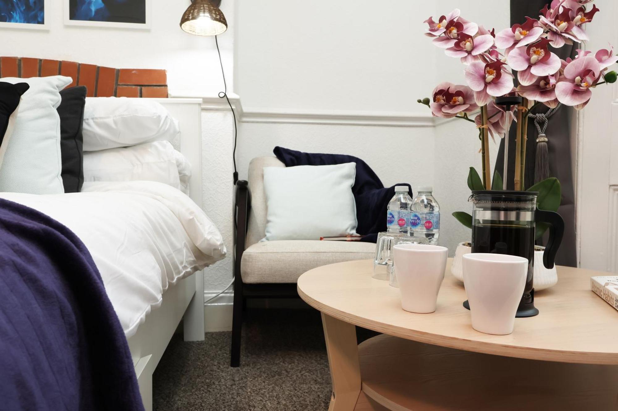 Cardiff City Guesthouse, Central Rooms, Fast Wi-Fi, On-Street Parking カーディフ エクステリア 写真