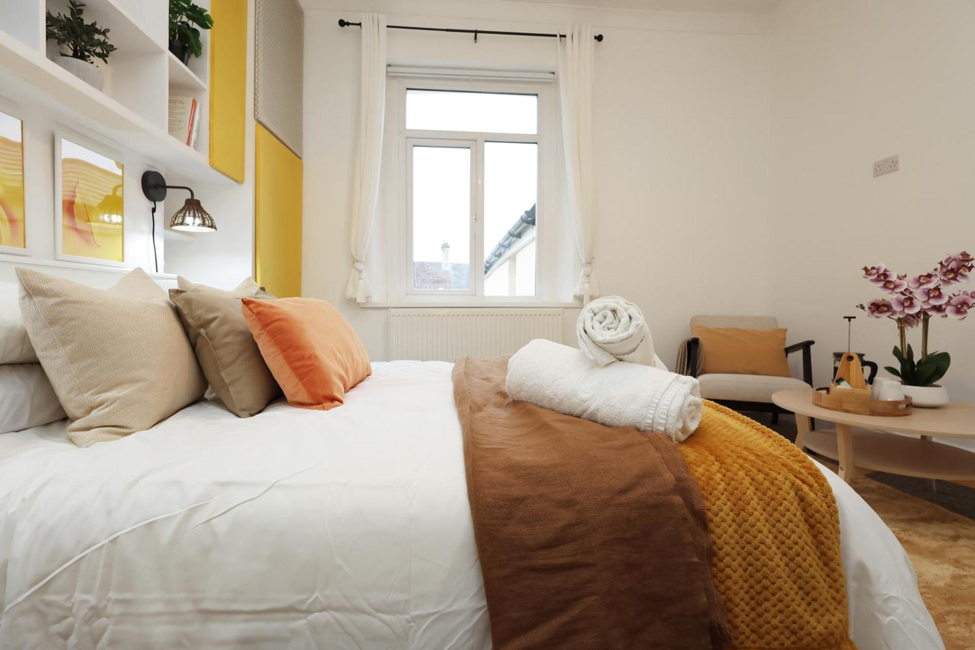 Cardiff City Guesthouse, Central Rooms, Fast Wi-Fi, On-Street Parking カーディフ エクステリア 写真