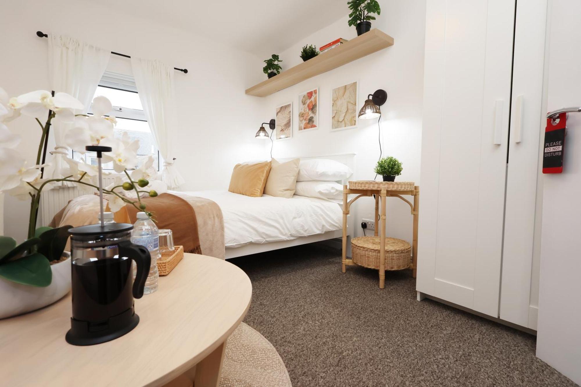 Cardiff City Guesthouse, Central Rooms, Fast Wi-Fi, On-Street Parking カーディフ エクステリア 写真