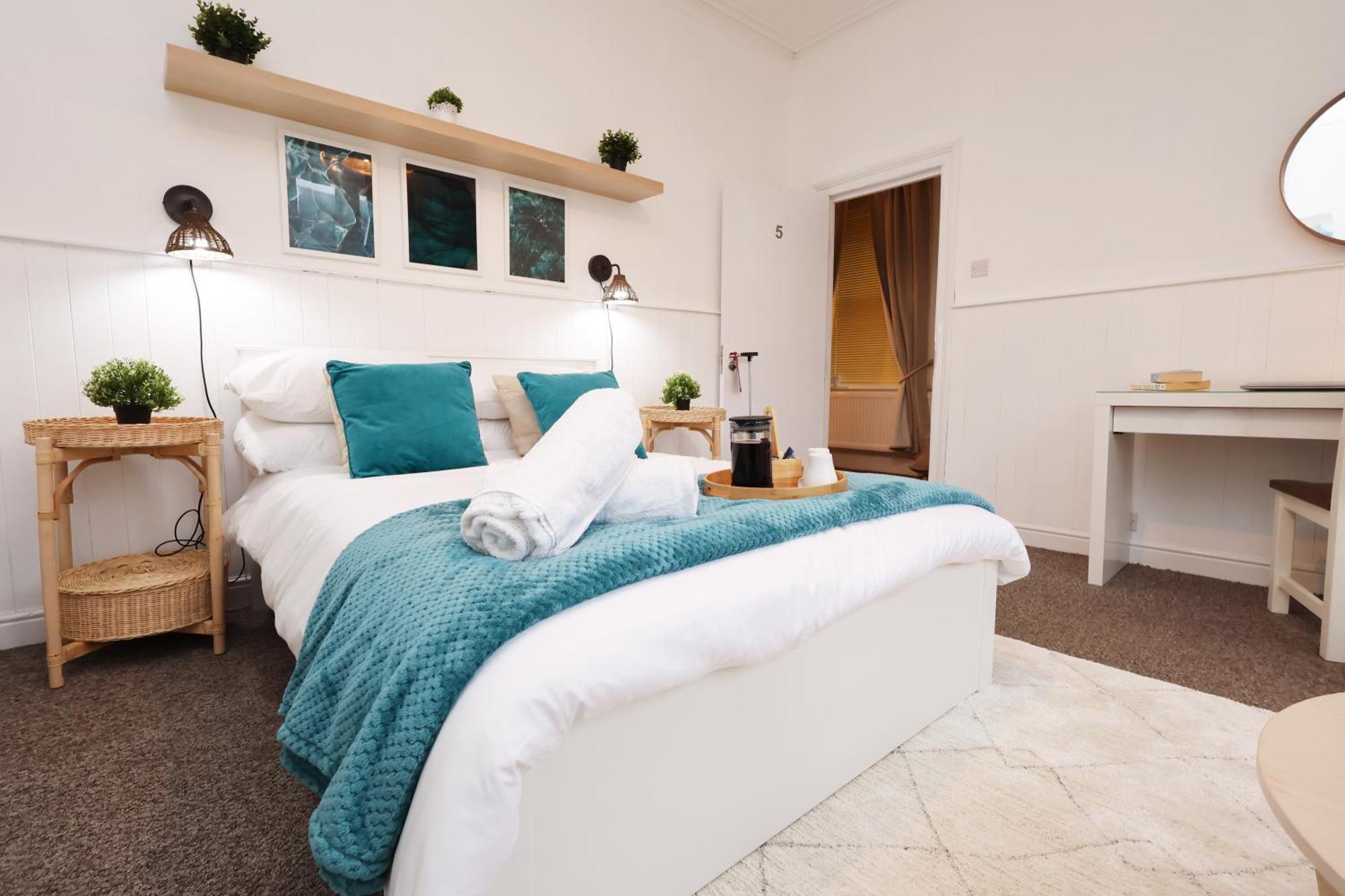 Cardiff City Guesthouse, Central Rooms, Fast Wi-Fi, On-Street Parking カーディフ エクステリア 写真