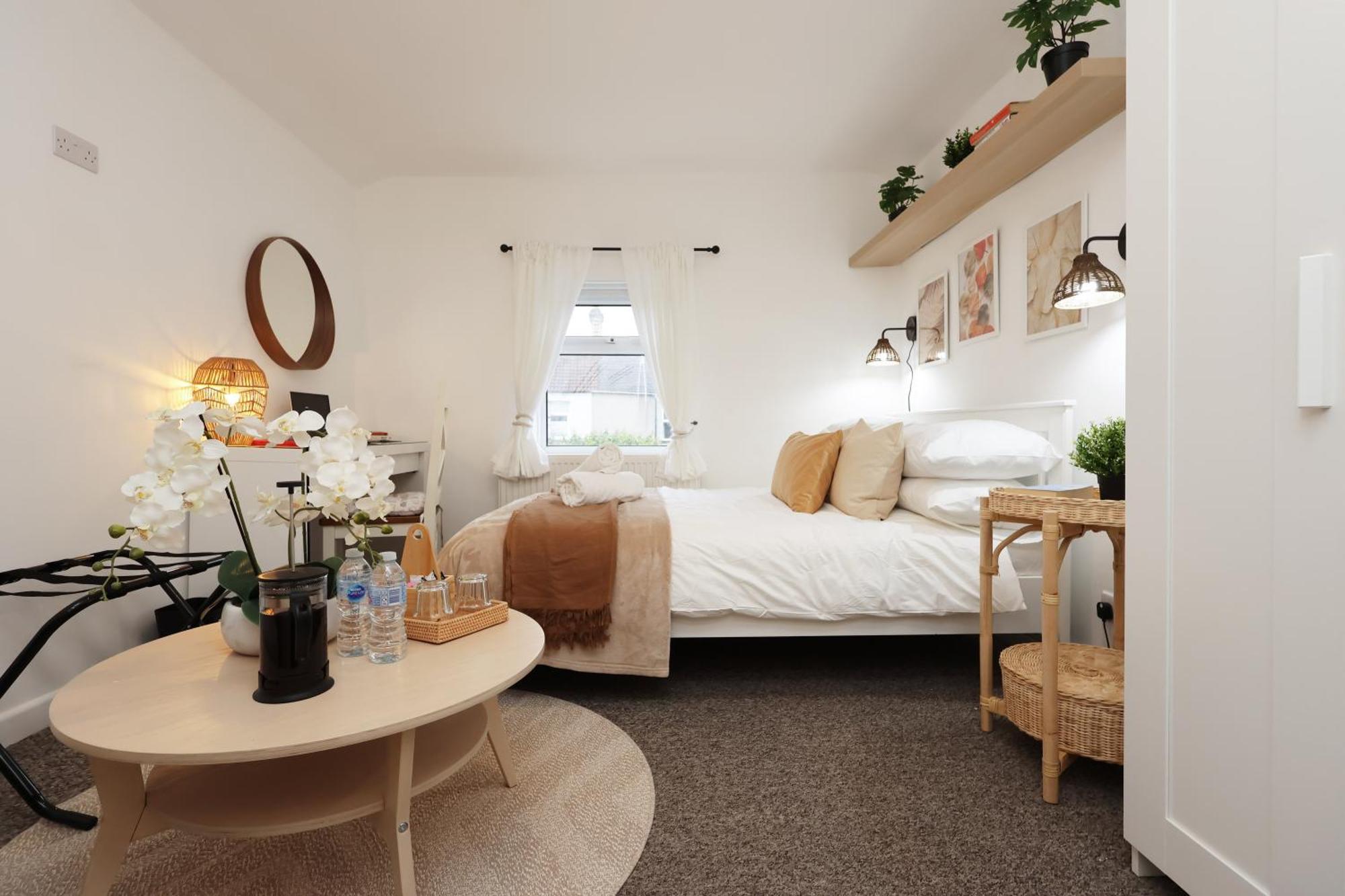 Cardiff City Guesthouse, Central Rooms, Fast Wi-Fi, On-Street Parking カーディフ エクステリア 写真
